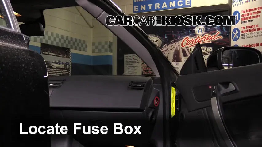 2008 Volvo C70 T5 2.5L 5 Cyl. Turbo Fuse (Interior)